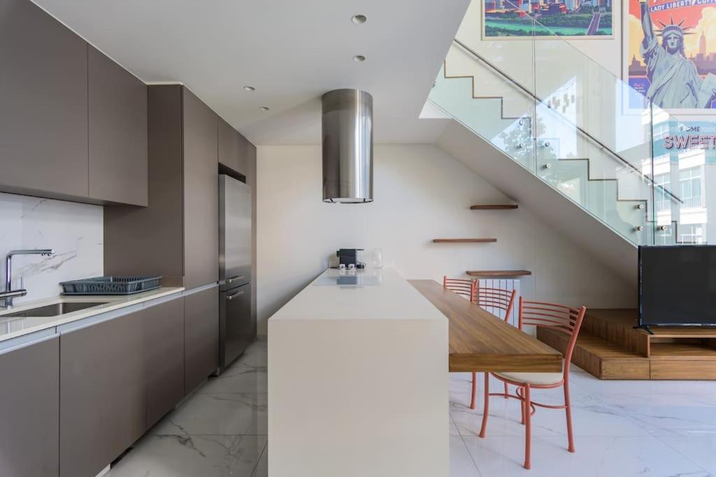 Santiago Duplex In Ashrafieh *